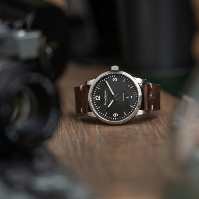 Bruno.Söhnle.Episode V_17-12123-861_Mood.schwarz.Lederband.JuwelierRothUlm