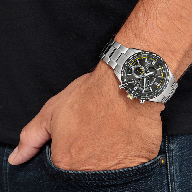 Citizen CB5947-80E_wrist
