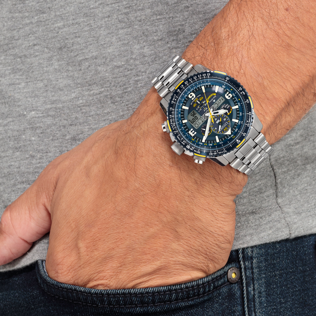 Citizen JY8078-52L_wrist