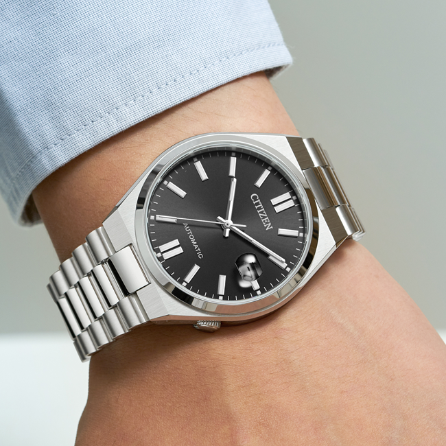 Citizen NJ0150-81E_wrist