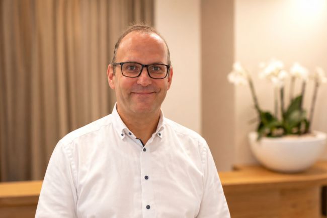Hr. Le&szlig;mann Verkaufsberater Uhren & Schmuck