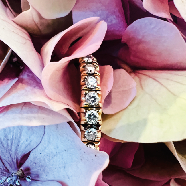Luis&Freya.Dazzling DiamondsFlex Ring.JuwelierRothUlm