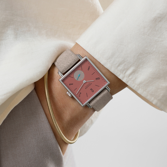 NOMOS.0438_Tetra_Terra_wristshot_070_Juwelier.Roth.Ulm