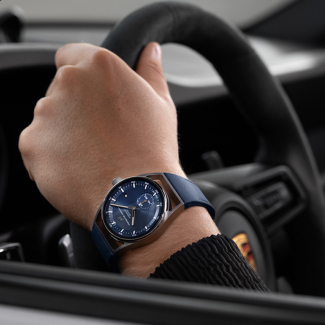 Porsche Design_Timepieces_Sport-Chrono-Collection_003_Motiv_02_Blau_00306